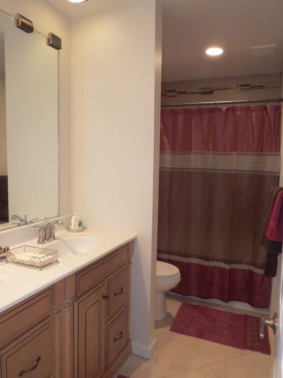Building Photo - Three Bedroom in Popular Bermuda Run. MUST...