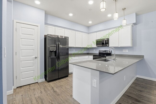 Building Photo - Modern Gilbert Lakeview Townhome in The Lakes at Annecy