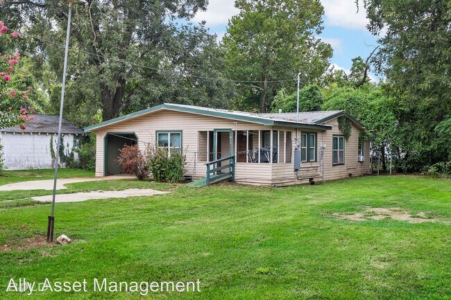 Building Photo - 4 br, 1 bath House - 2612 Hoyer St