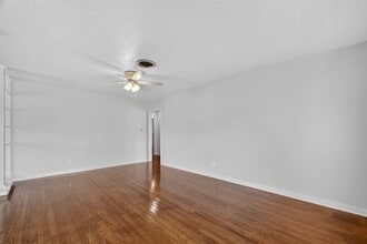 Building Photo - 3817 Anita St