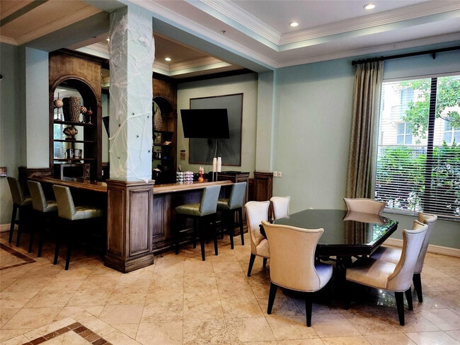 Building Photo - 720 S Sapodilla Ave