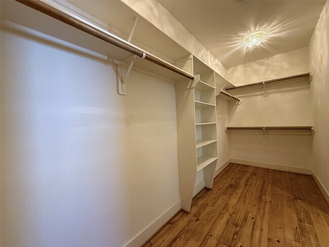 Building Photo - 5237 Center St