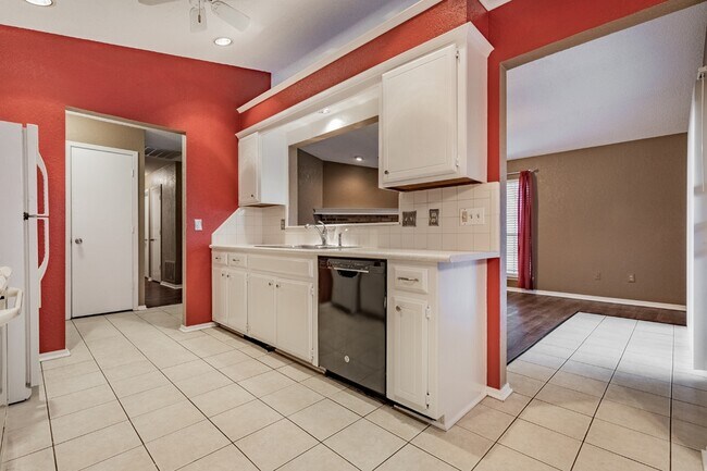 Building Photo - 2709 Pennington Ave