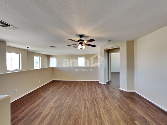 Building Photo - 19395 E Carriage Way