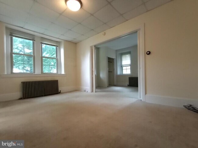 Building Photo - 1926 Hilltown Pike