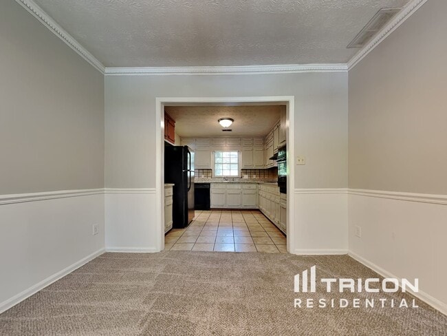 Building Photo - 955 Willow Run