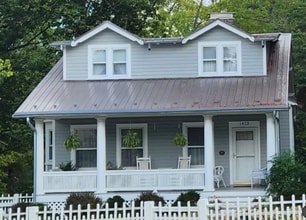 Building Photo - 1423 N Augusta St