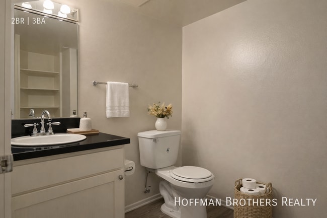 Building Photo - 22321 Victory Blvd