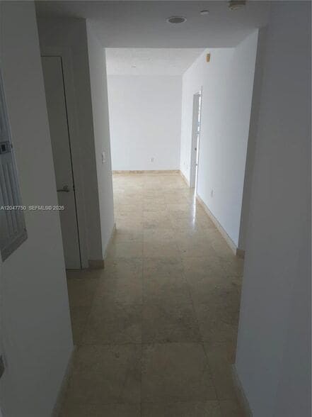 Building Photo - 1060 Brickell Ave