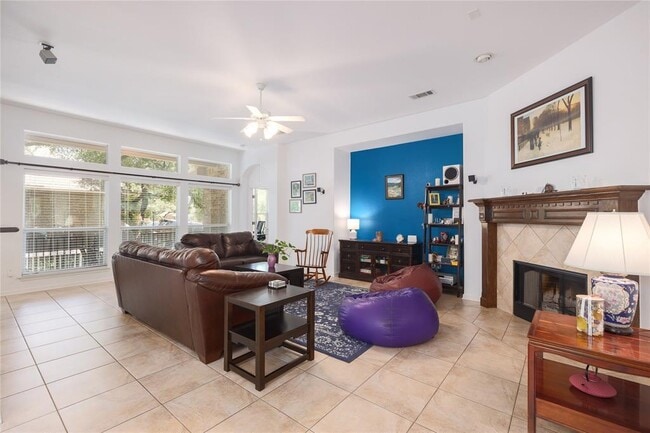 Building Photo - 9700 Spanish Wells Dr