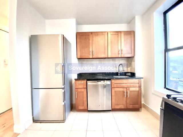 Building Photo - 260 Convent Ave