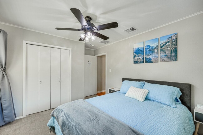 Building Photo - 8411 Brixton-SI ID1386179P