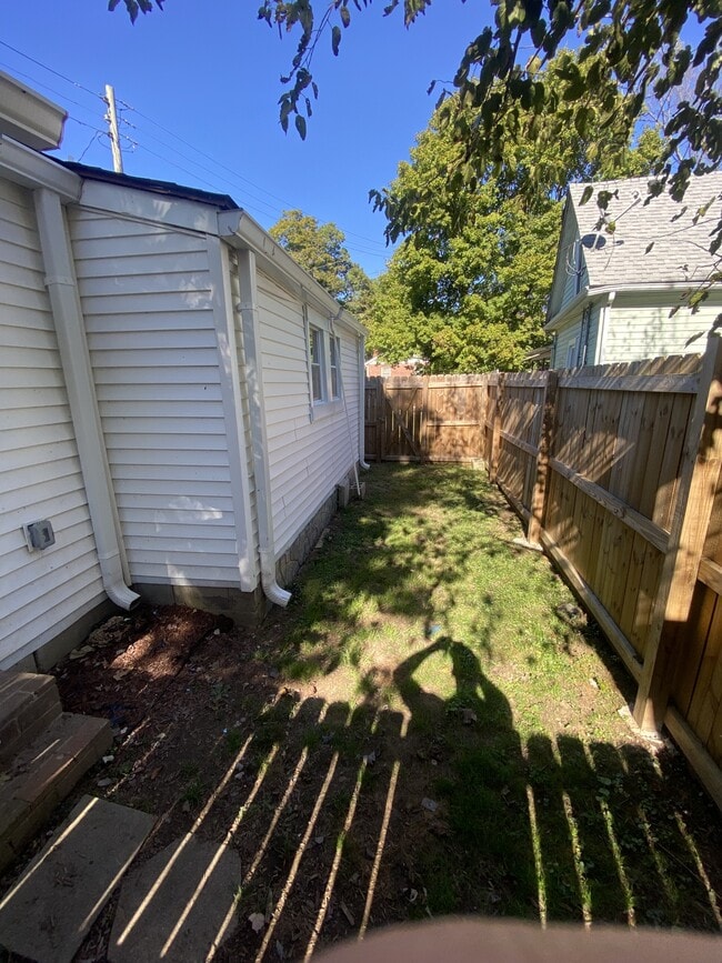 Building Photo - 214 E Williams St