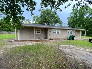 Building Photo - 2/1 Duplex off N. Monroe