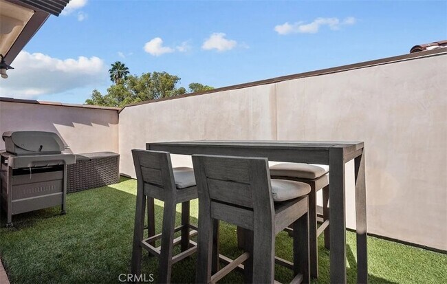 Building Photo - 201 N Reese Pl