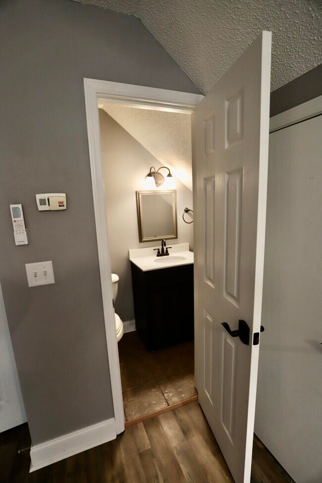 Building Photo - 1855 Beachforest Way