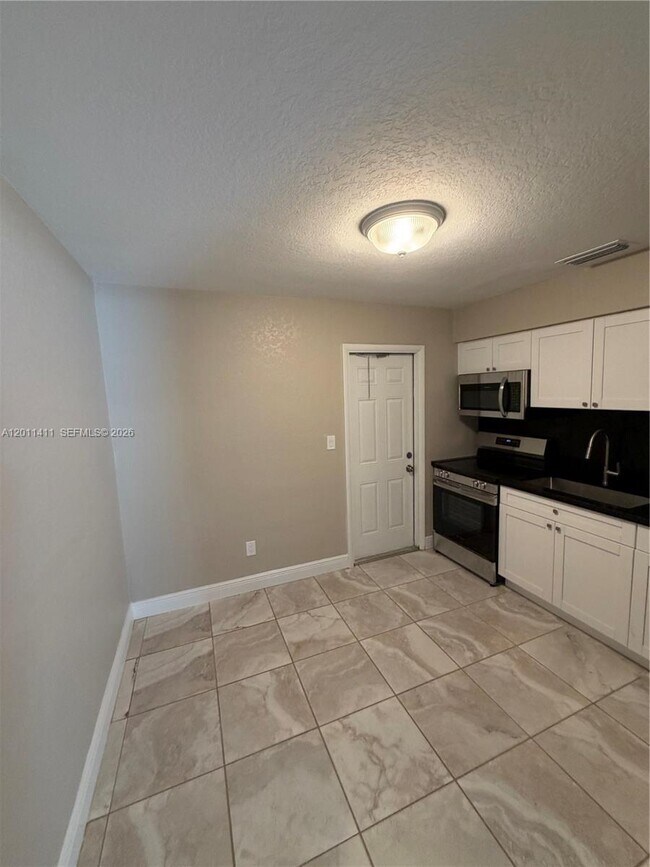 Building Photo - 9250 SW 168th St