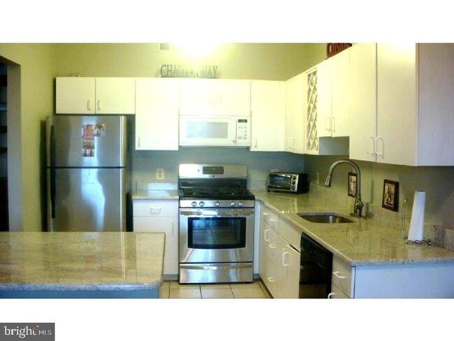 Building Photo - 812 Eagles Chase Dr