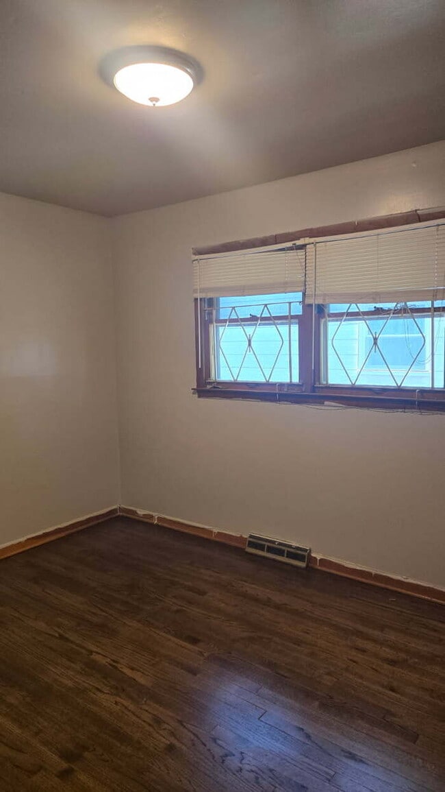 Building Photo - Newly Rehabbed home