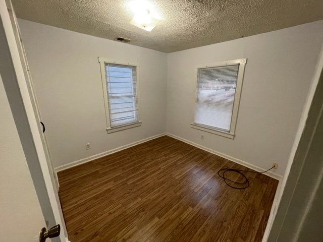 Building Photo - 1614 Bicknell Ave