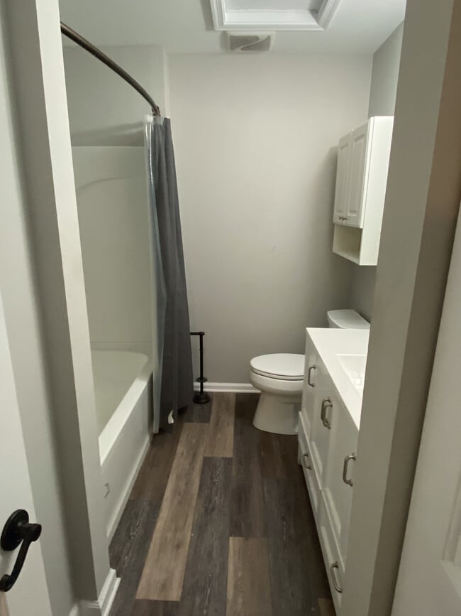 Building Photo - 754 Pine Drift Dr