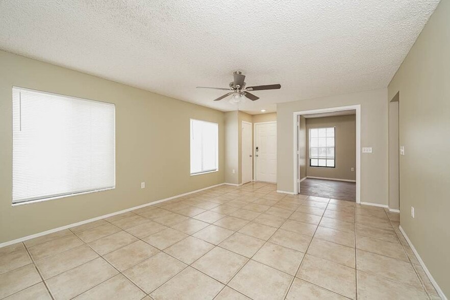 Building Photo - 1448 Marigold Dr