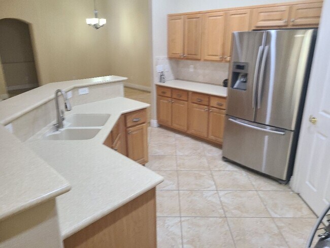 Building Photo - Amish #2