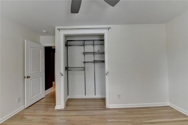 Building Photo - 3914 Granger Dr