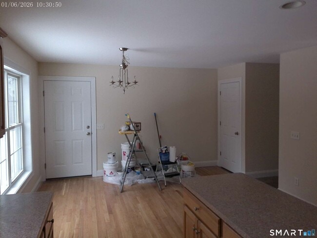 Building Photo - 48 E Kings Hwy