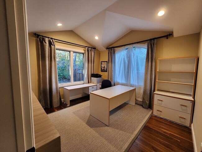 Building Photo - 25875 Estacada Way