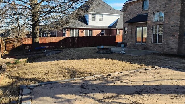 Building Photo - 3909 NE Kensington Ave