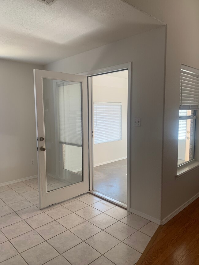 Building Photo - 846 San Juan Dr