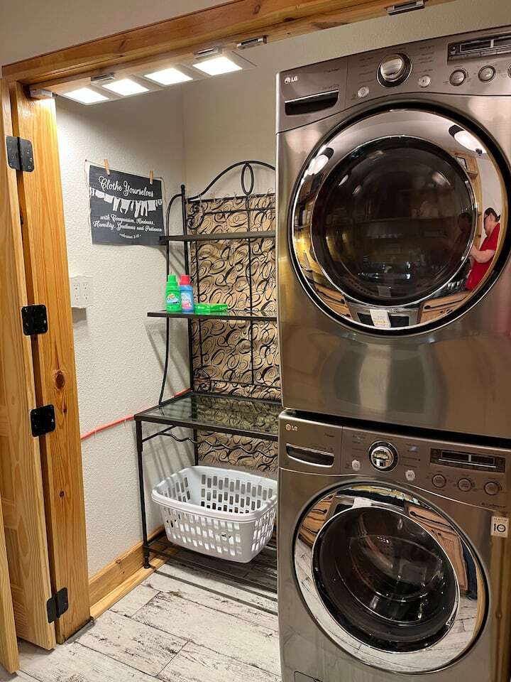 Building Photo - 12102 Carriage Ct SE