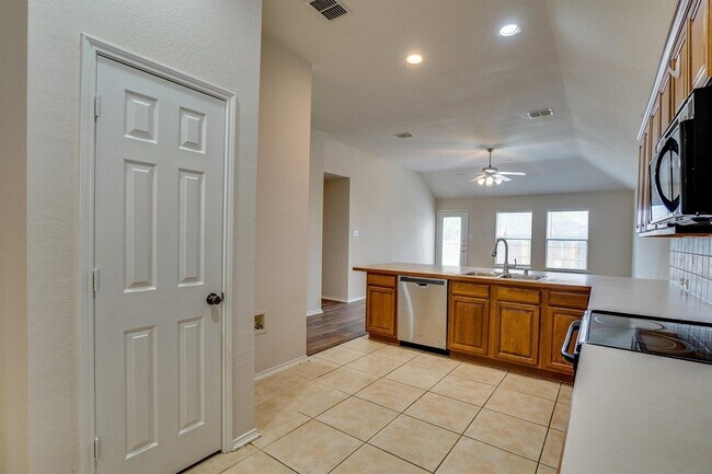Building Photo - 5137 Bayridge Ct