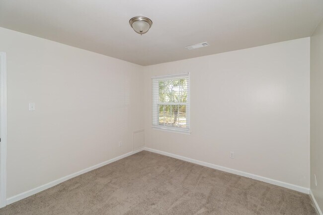 Building Photo - 109 W Pecan Valley St
