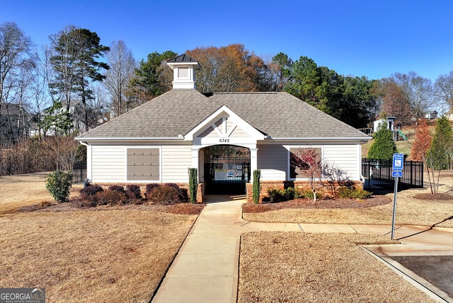 Building Photo - 6968 Manchester Dr