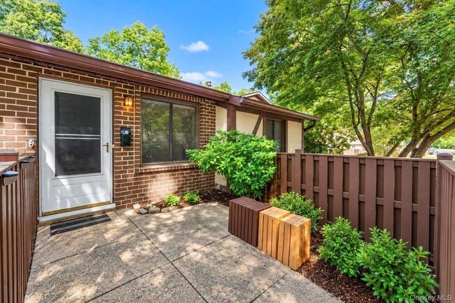 Building Photo - 167 Cambridge Dr