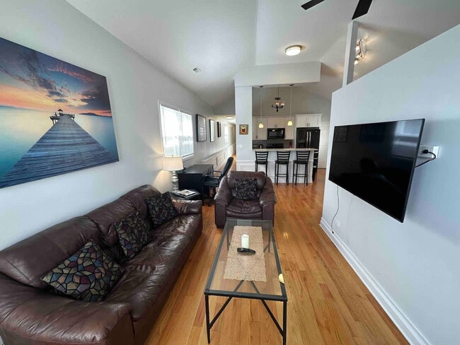 Building Photo - 118 N Leavitt St