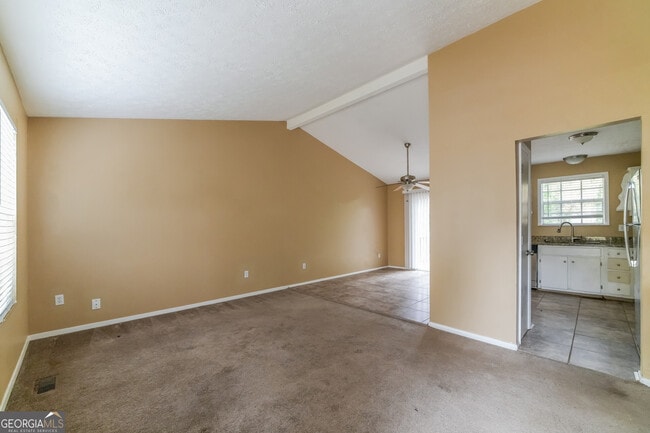 Building Photo - 850 Highland Terrace NE