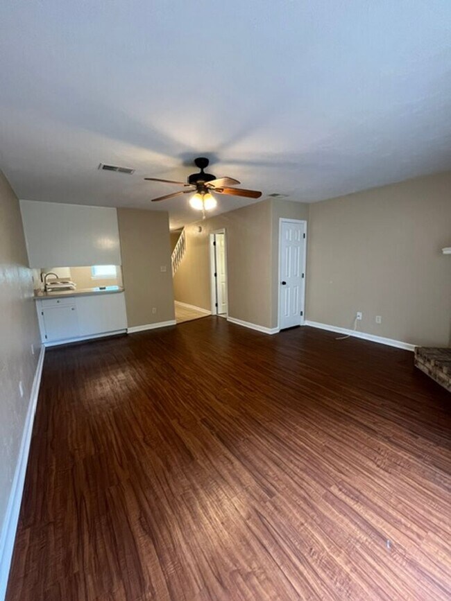 Building Photo - 1569 Jacks Dr