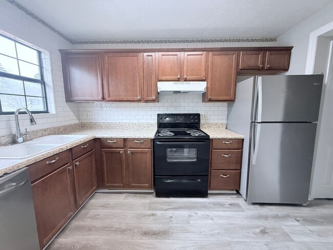 Building Photo - 2 Bedroom/2.5 bath near Lake Lanier