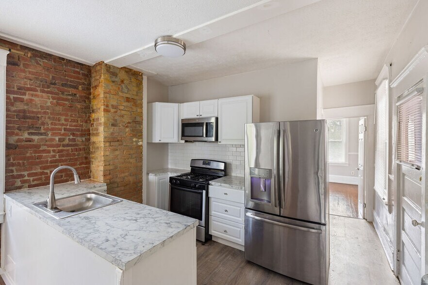 Building Photo - 1889 W 48th St