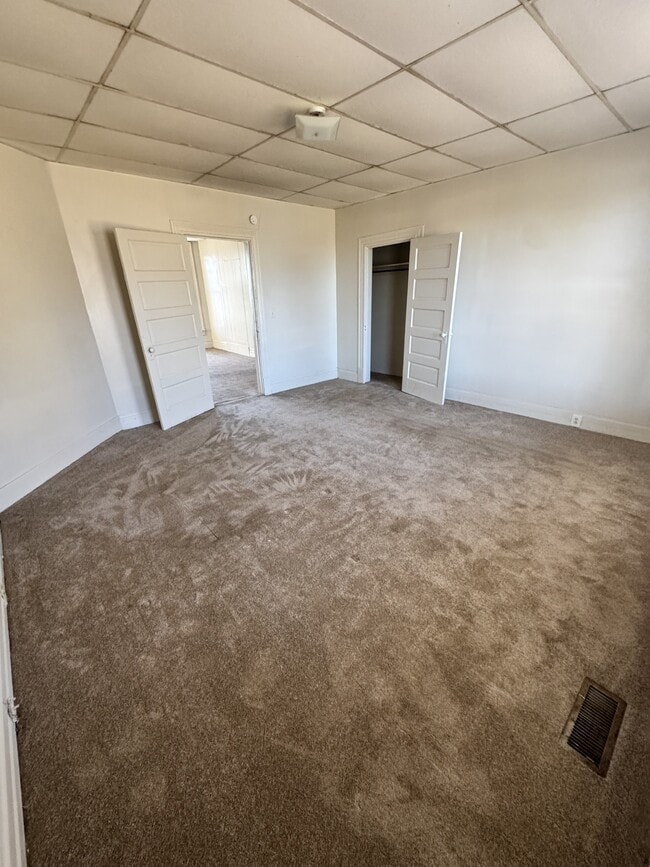 Building Photo - 3900 38th Ave N