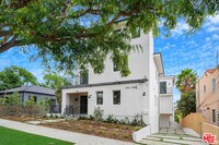 Building Photo - 728 Robinson St