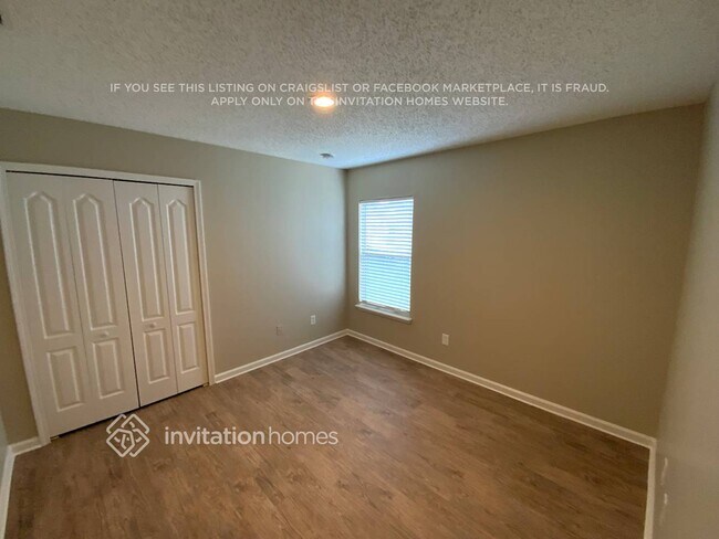 Building Photo - 14188 Crestwick Dr W