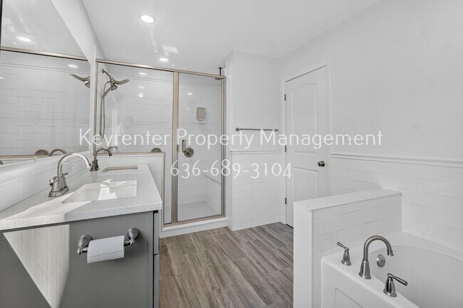 Building Photo - 926 Townhouse Ln