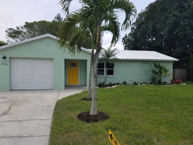 Building Photo - 3/2 NORTH WEST BRADENTON