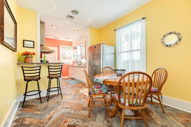 Building Photo - 4123 Avenue Q