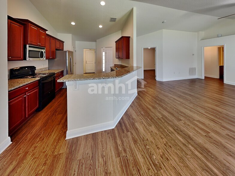 Building Photo - 2070 Big Buck Dr