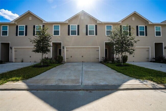 Building Photo - 208 Autumn Berry Ln